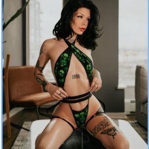Rave one piece set